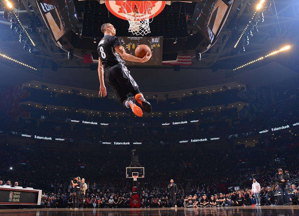  拉文扣篮大赛级表演，公牛主场狂欢大胜爵士展实力