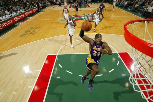  兰斯定位球战术奏效主场力克中游强敌