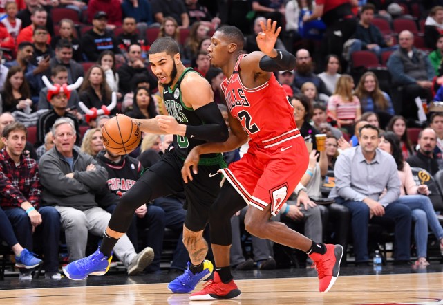  拉文三分如雨公牛击败活塞保留季后赛悬念  